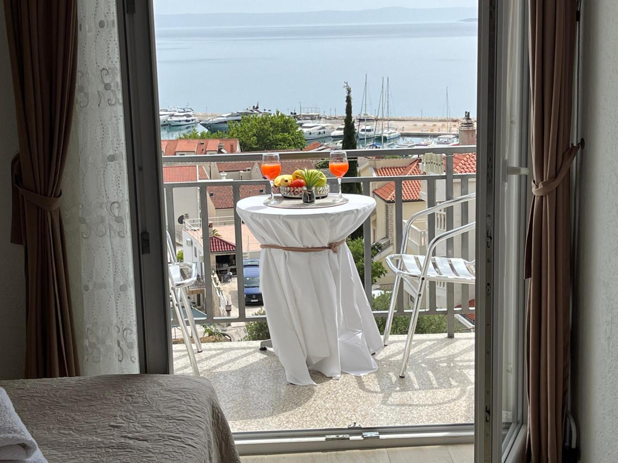 Apartments Irma Baška Voda Eksteriør bilde