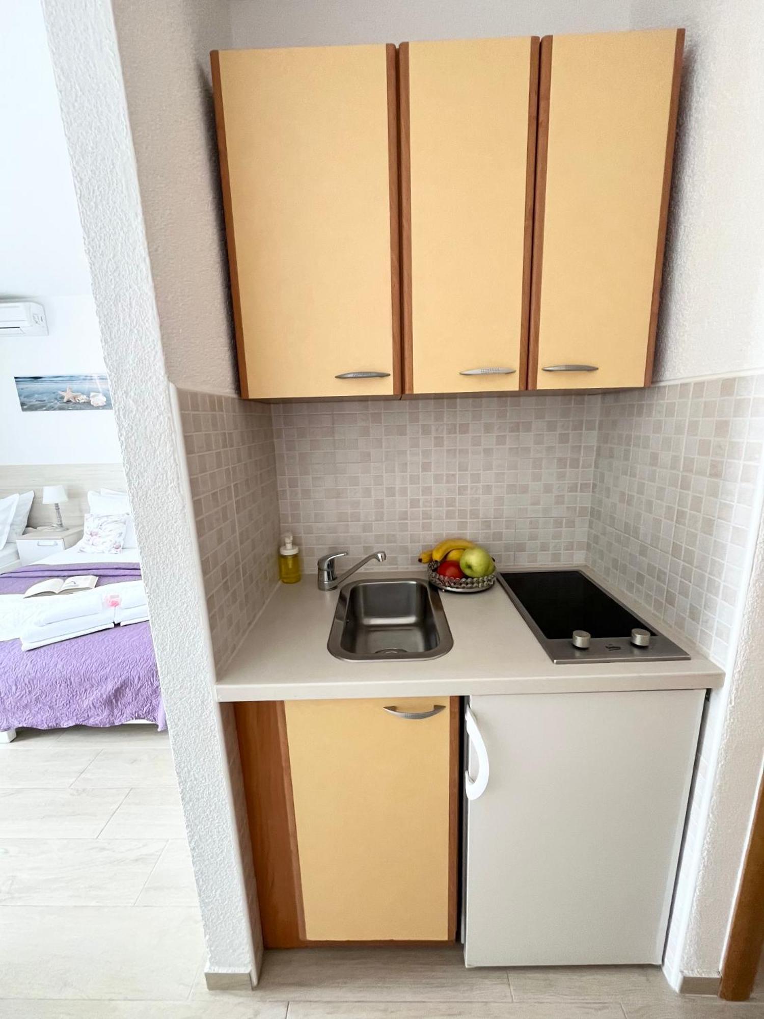 Apartments Irma Baška Voda Eksteriør bilde