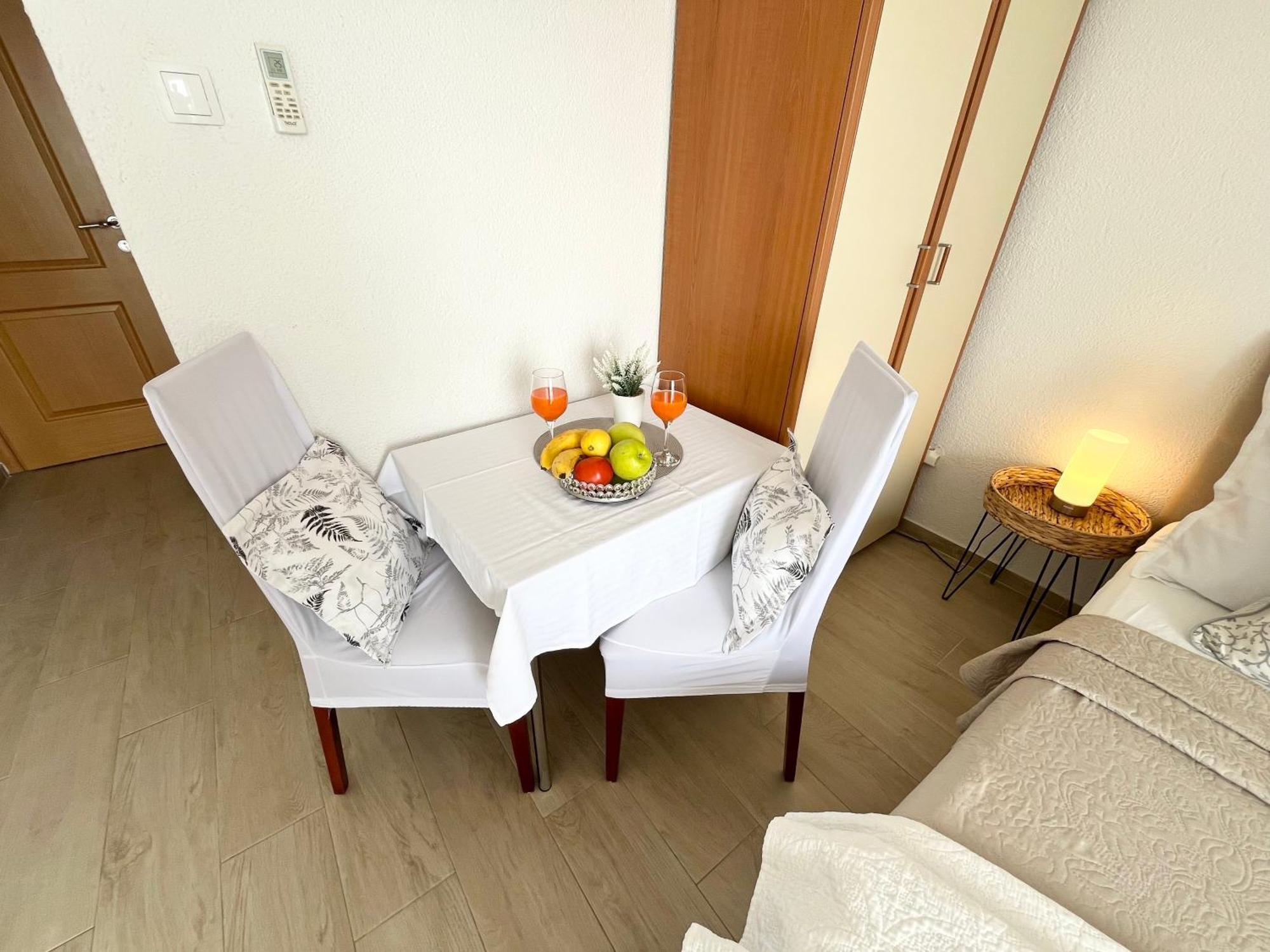Apartments Irma Baška Voda Eksteriør bilde