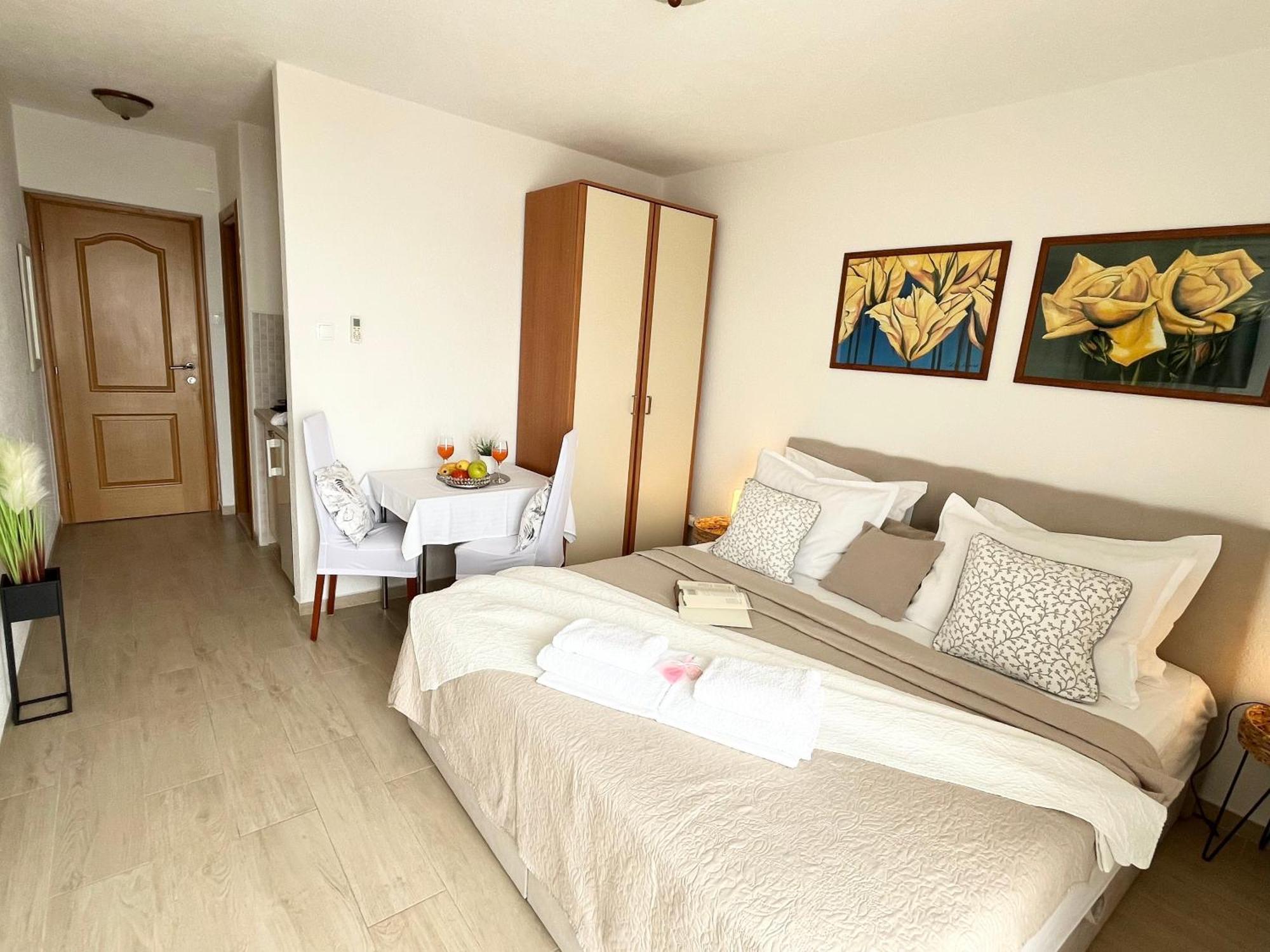 Apartments Irma Baška Voda Eksteriør bilde